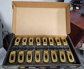 Comp Cams 036584274308 19015-16 Ultragold Narrow Body Rockers 1.5 Sbc 3/8 Self-align Open Box