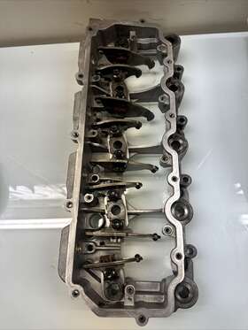 1843361c2 Ford 1843351c 6.0 Power Stroke Rocker Arm Box With Rockers
