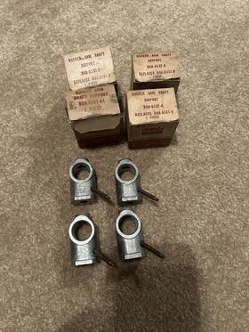 B8a-6532-a Ford 1958 Nos 332-352 Rocker Arm Supports R.h