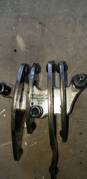 Fc3q-6a585-ad Ford Fc3q6a585ad Genuine Oem Right Rocker Arm For 6.7l
