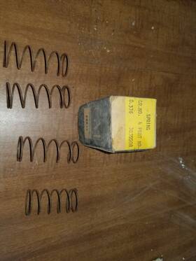 3835508 Gm 1960s Valve Rocker Spring