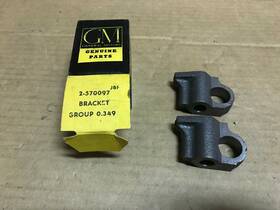 570097 Gm Rocker Shaft Bracket Nos Oem Lot Of 2 1957 - 1958 Oldsmobile