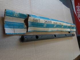 578035 Gm Shaft Engine Valve Rocker Nos 1961-1962 Olds F85