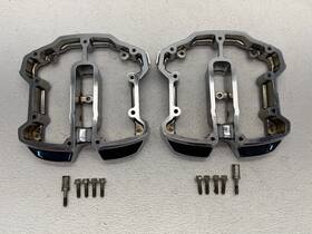 25700395 Harley-davidson 17-23 Touring M8 Milwaukee Eight Chrome Rocker Box Covers Bottom