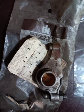 91121r92 International New Oem Rocker Arm For / Case Engine