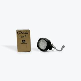 At305931 John Deere New Genuine Flood Lamp 24 Volts 65 Watts