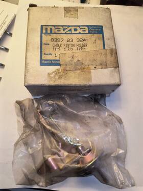 8397-23-324 Mazda He01-23-324 New Genuine Oem Choke Piston Holder With Box