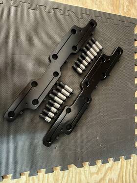 Speedmaster Outlet 840136522713 Chevy Bbc 454 Rocker Stud Girdle Kit Black With 7/16 Inch Polylock Nuts